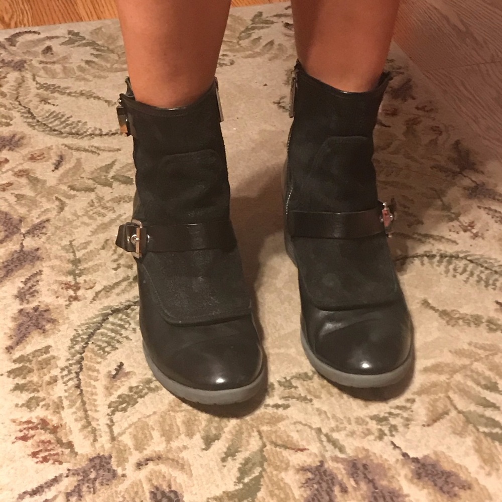 Donald J. Pliner black booties
